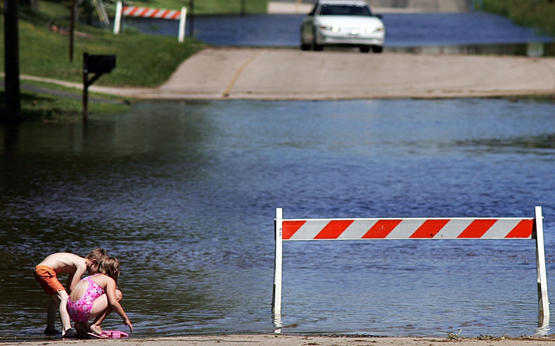 Flooded street in Pardeeville, 2008
